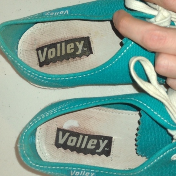 Volley shoes size 8 - Picture 13 of 16